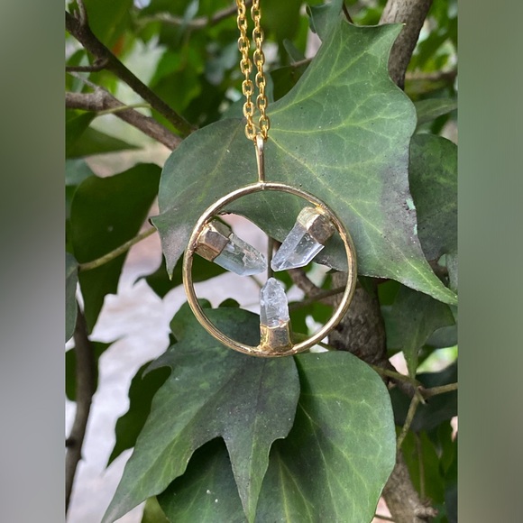 3 Point Trinity Clear Quartz Pendant Necklace - Picture 9 of 12